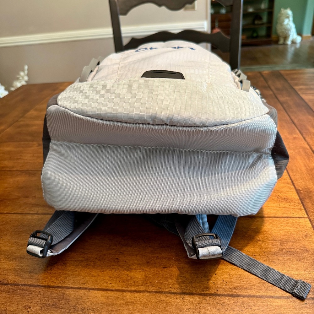 OGIO Tenable Gray Ripstop Tech Vault Laptop Backpack New With Tags - Picture 8 of 12